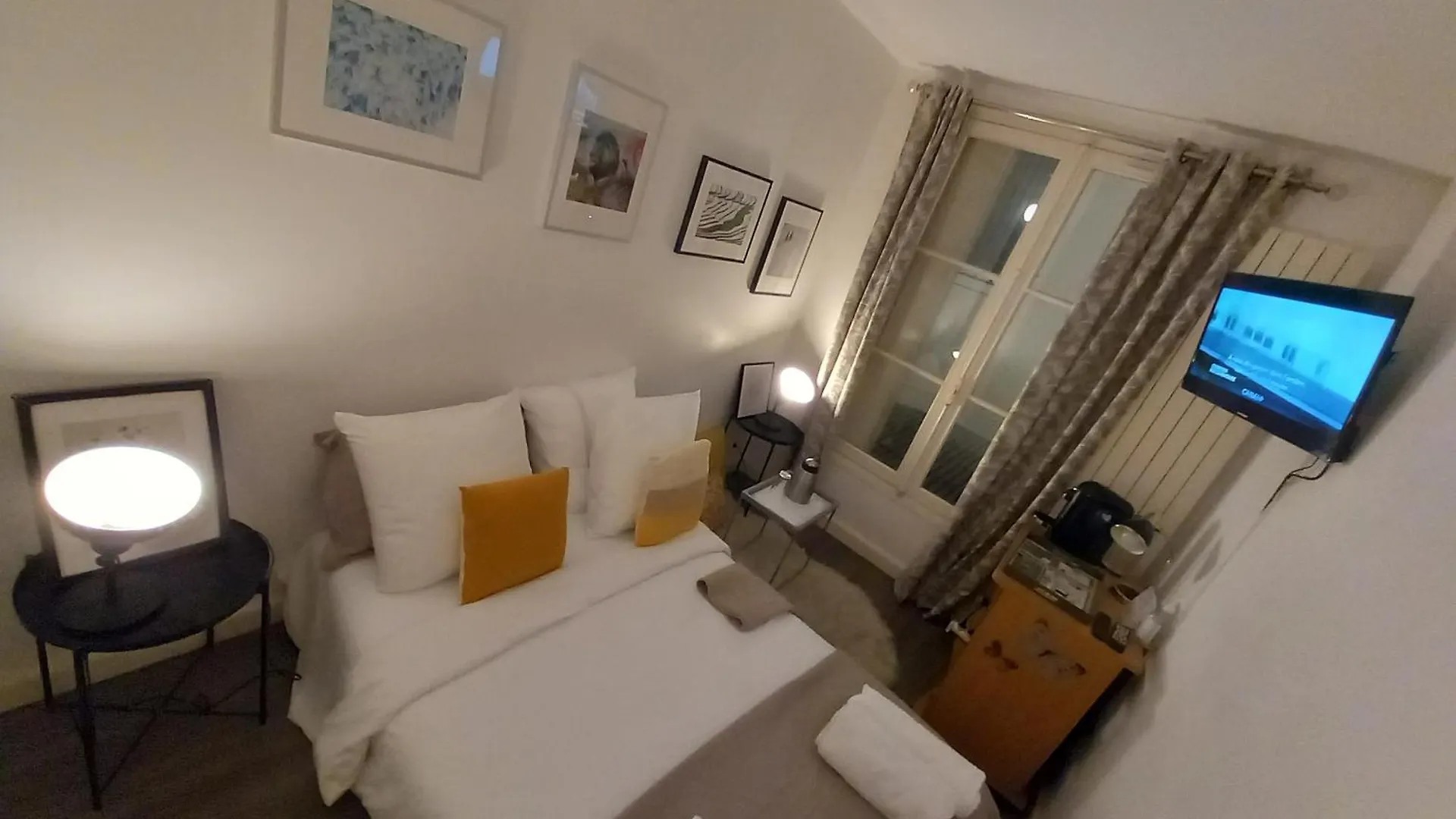 1 Minute Gare Montparnasse , Center, Awsome Place, Close To Eiffel Tour And Louvre Meusm , Front Metro Apartment Paris