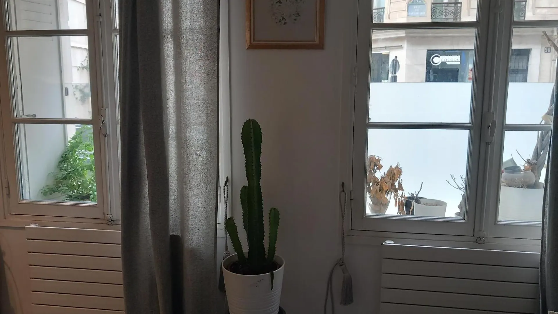 1 Minute Gare Montparnasse , Center, Awsome Place, Close To Eiffel Tour And Louvre Meusm , Front Metro Apartment Paris