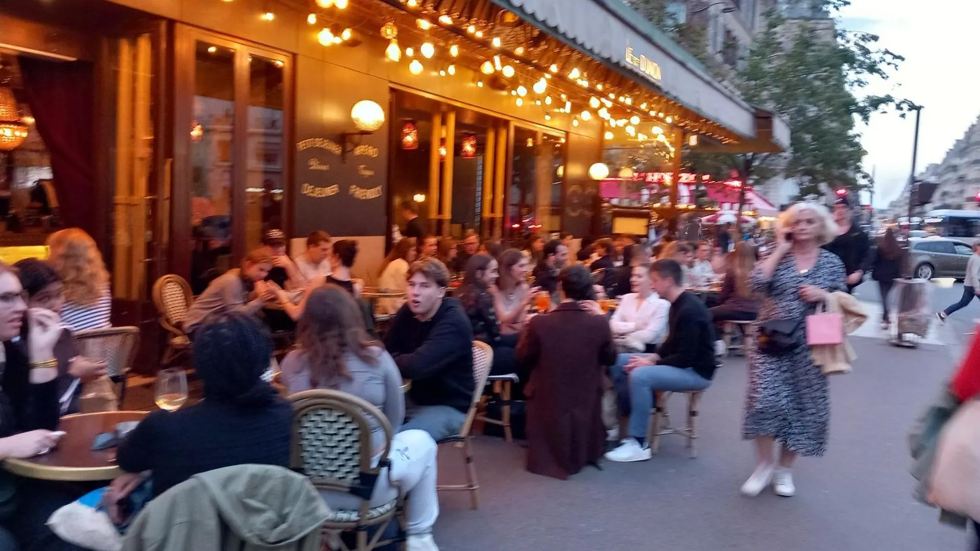 1 Minute Gare Montparnasse , Center, Awsome Place, Close To Eiffel Tour And Louvre Meusm , Front Metro Apartment Paris France