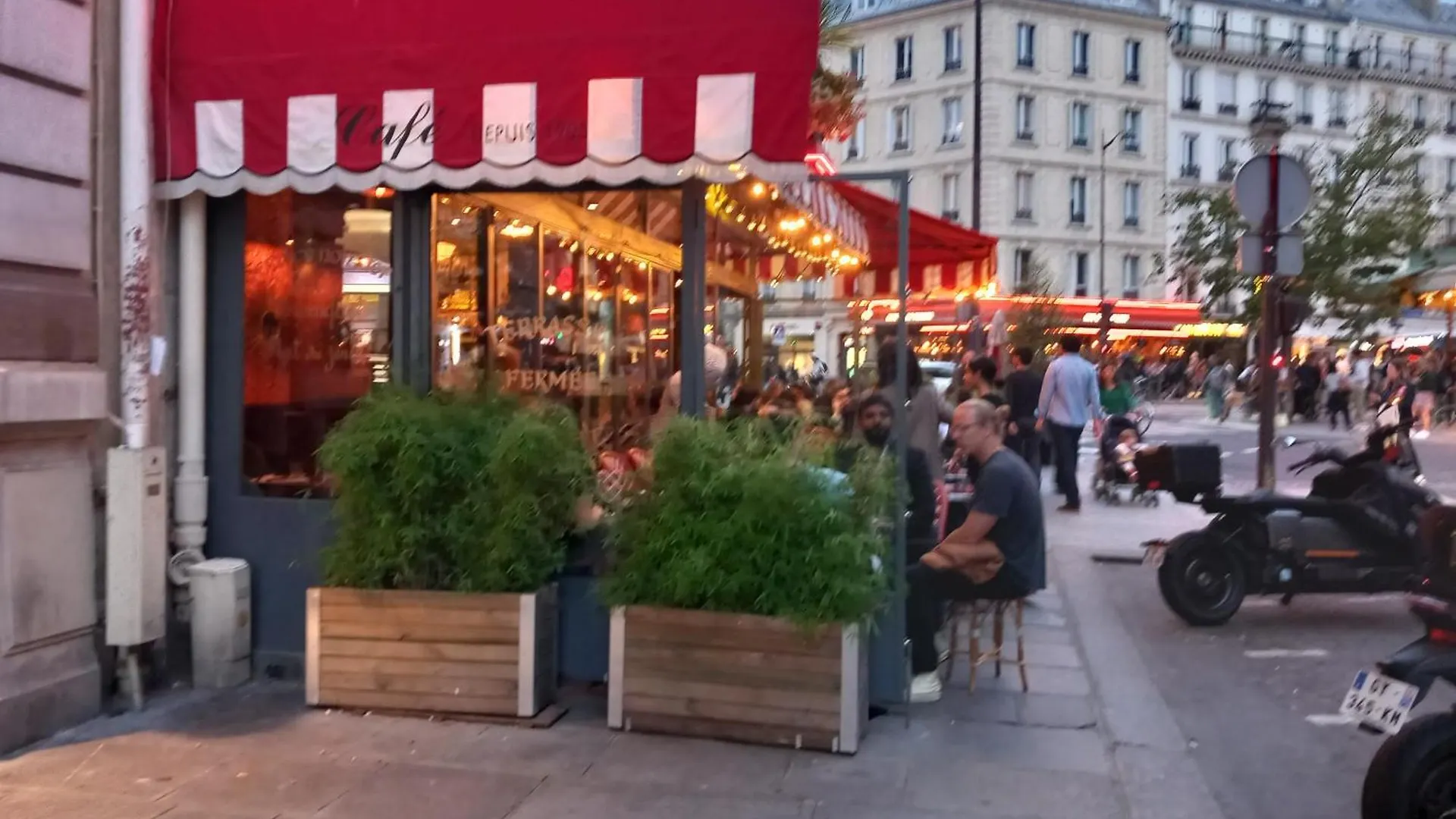 1 Minute Gare Montparnasse , Center, Awsome Place, Close To Eiffel Tour And Louvre Meusm , Front Metro Apartment Paris