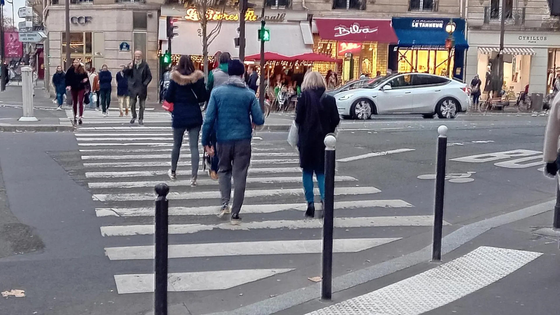 1 Minute Gare Montparnasse , Center, Awsome Place, Close To Eiffel Tour And Louvre Meusm , Front Metro Apartment Paris