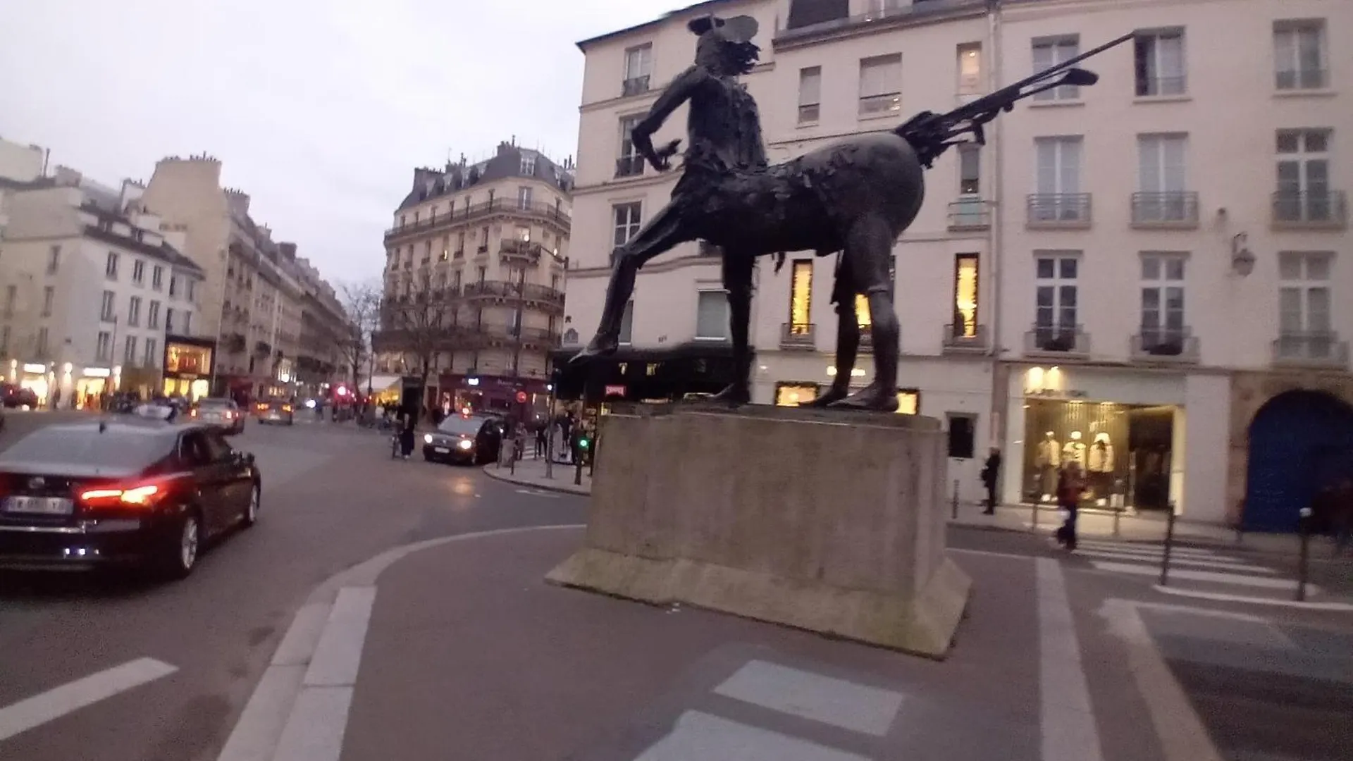 1 Minute Gare Montparnasse , Center, Awsome Place, Close To Eiffel Tour And Louvre Meusm , Front Metro Apartment Paris
