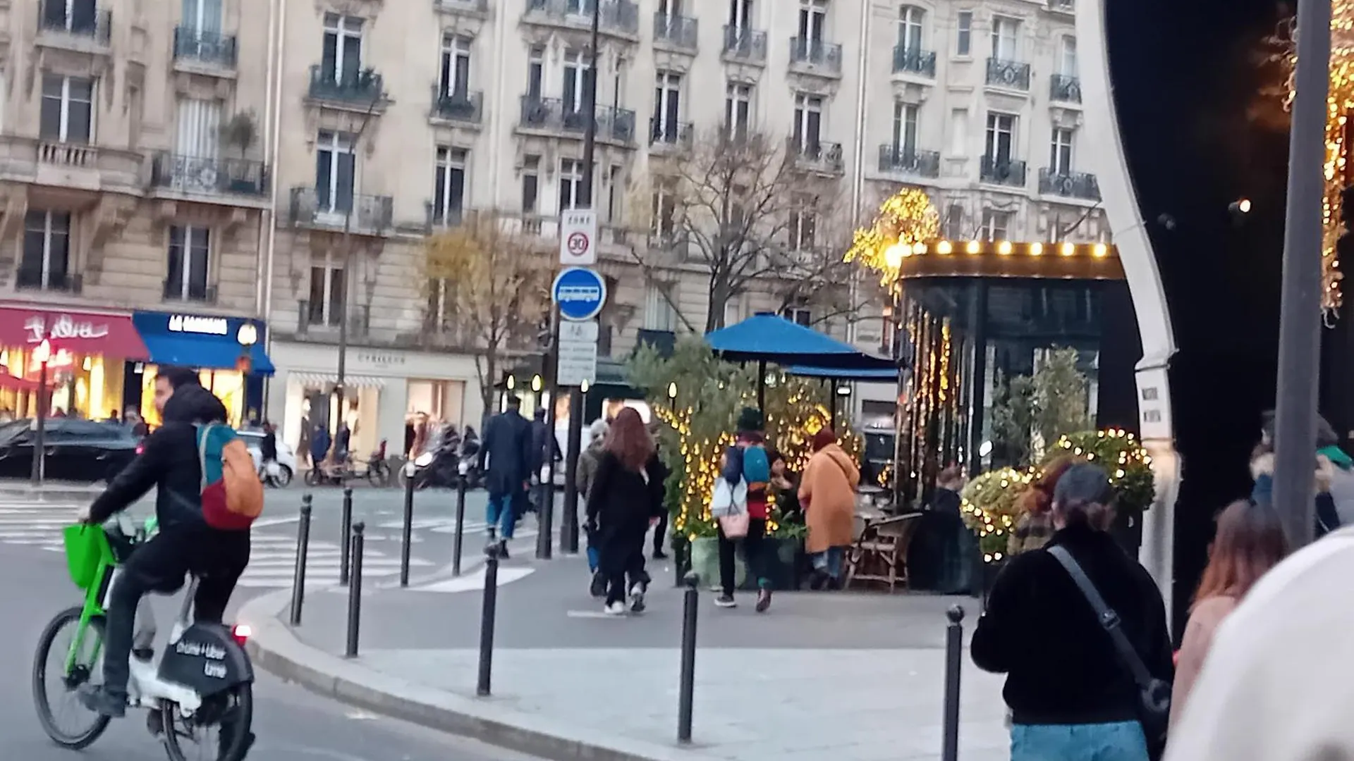 1 Minute Gare Montparnasse , Center, Awsome Place, Close To Eiffel Tour And Louvre Meusm , Front Metro Apartment Paris