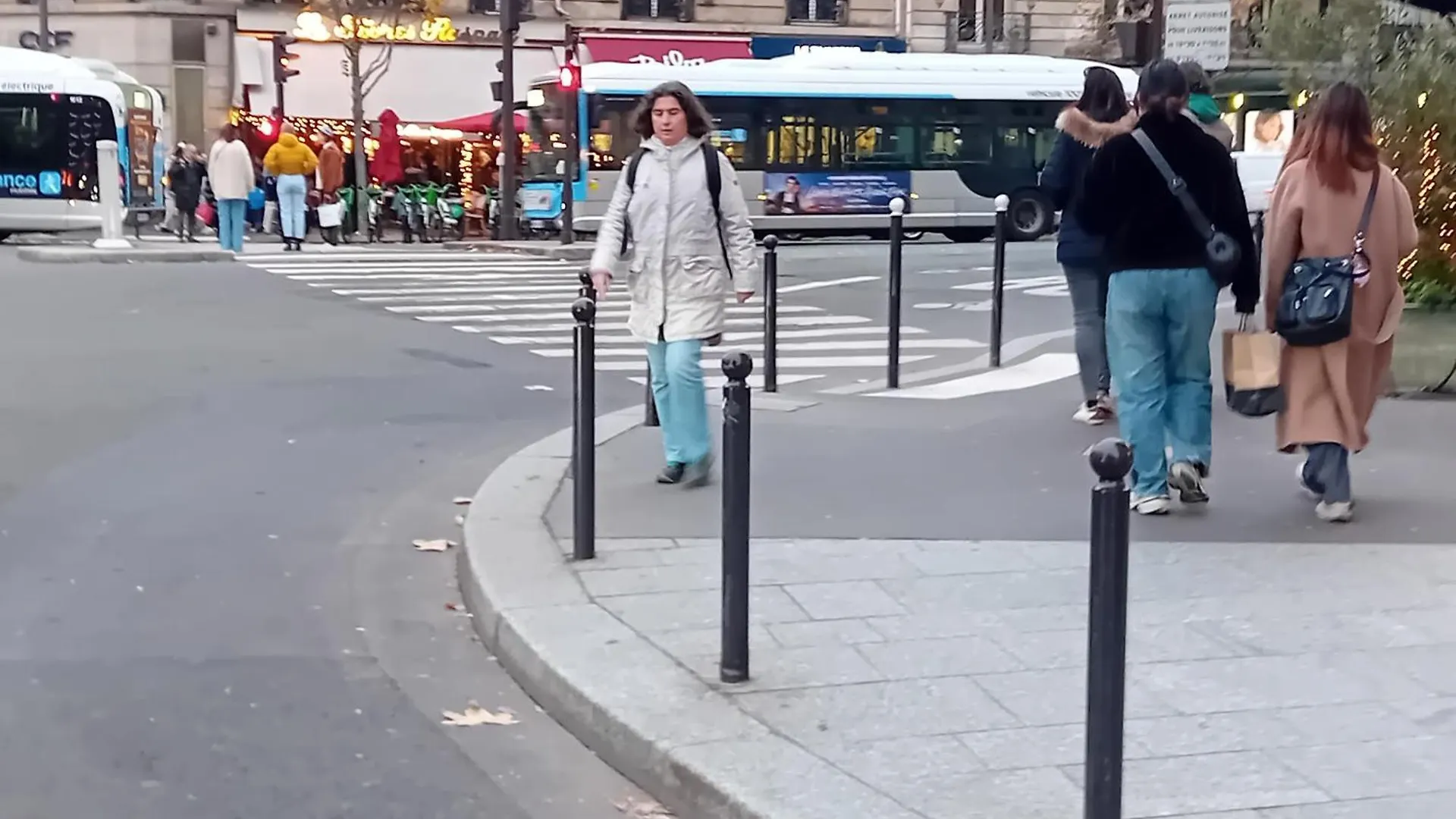 1 Minute Gare Montparnasse , Center, Awsome Place, Close To Eiffel Tour And Louvre Meusm , Front Metro Apartment Paris