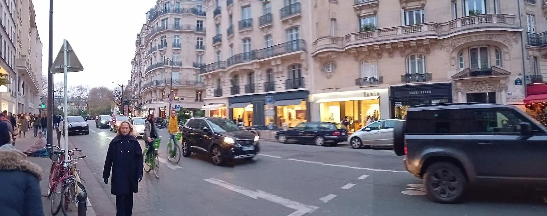 1 Minute Gare Montparnasse , Center, Awsome Place, Close To Eiffel Tour And Louvre Meusm , Front Metro Apartment Paris