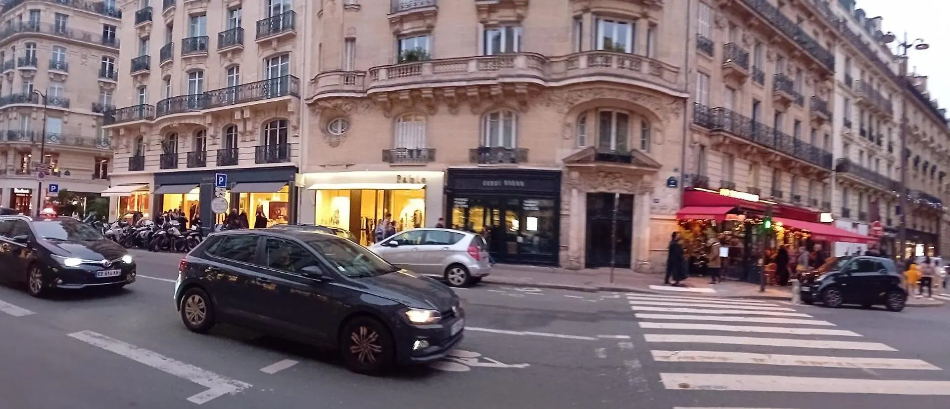 1 Minute Gare Montparnasse , Center, Awsome Place, Close To Eiffel Tour And Louvre Meusm , Front Metro Apartment Paris 0*,